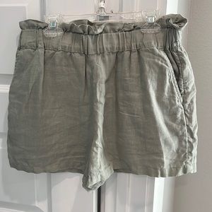 Linens shorts light olive green with elastic waistband
